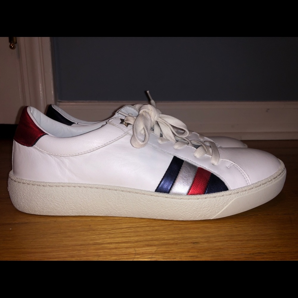Tommy Hilfiger women’s white sneakers